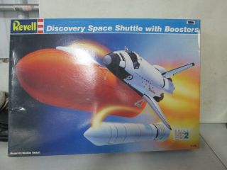 1988 Revell Discovery Space Shuttle With Boosters 1/144