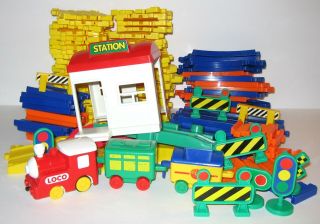Vintage 1997 Golden Bell Plastic Puzzle Piece Train Set