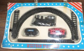 Western Santa Fe Battery Operated Plastic Toy Train Set Steam Engine 23 " X10 " Dr9