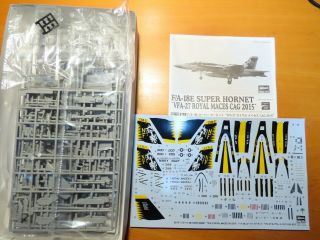 Hasegawa 1/72 F/A - 18E HORNET `VFA - 27 ROYAL MACES CAG 2015 ' (02178) 2