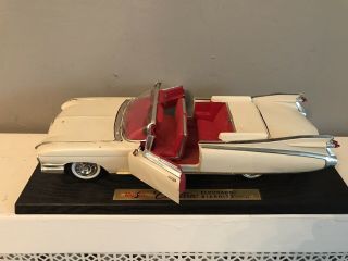 Maisto 1:18 Scale Die Cast 1959 Cadillac El Dorado Biarritz Car