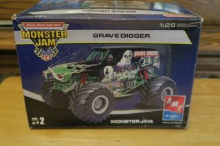 Monster Jam Grave Digger 1/25th Scale Amt Ertl Plastic Model Kit 38184 - 1hd 2004