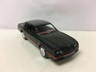 1987 87 Chevy Monte Carlo Ss Collectible 1/64 Scale Diecast Diorama Model