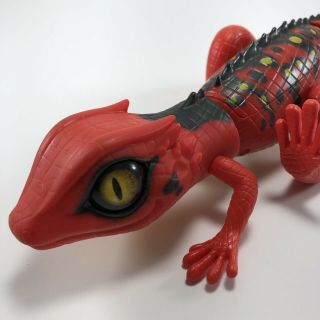 Robo Alive Lurking Robotic Lizard Red Toy Pet Lifelike Zuru Inc No Box