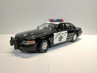 Classic Metal 1/24 California Highway Patrol Ford Police Interceptor