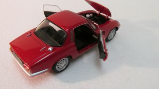 1965 Lotus Elan Sports Car In A Red 1:24 Scale Diecast From Welly dc2543 3