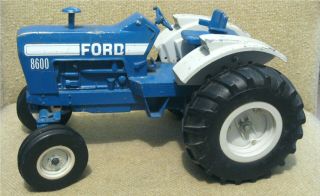Vintage Ertl Ford 8600 Toy Tractor 1/12 Scale -