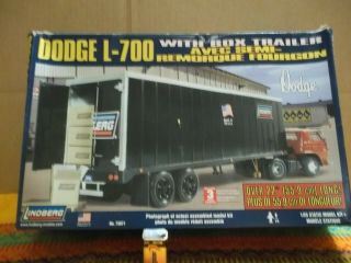 Seal Inside 1/25 " Dodge L - 700 Transport Truck Trailer " Lindberg 73071