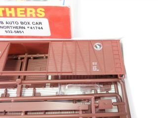 HO Scale Walthers 932 - 5851 GN Great Northern 50 ' Auto Box Car 41744 Kit 3