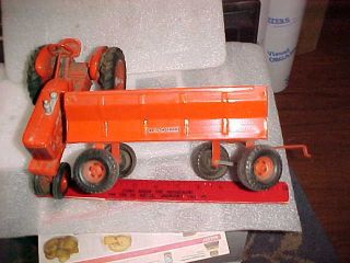 ERTL 1/16 Scale Diecast Allis Chalmers Tractor & ALLIS CHAIMERS RED WAGON 1840 3