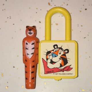 Vintage Kelloggs Tony The Tiger Diving Toy & Yellow Lock - 1987 Cereal Premiums