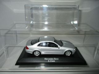 Minichamps 1/43 Mercedes - Benz E - Class " Silver "