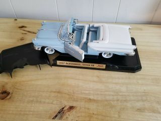 1:18 Scale Road Signature 1957 Oldsmobile 88 In Need Of Love.  Check Photos