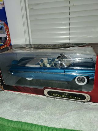 Road Signature Deluxe Edition - 1959 Chevrolet Impala - Blue - 1:18 Diecast
