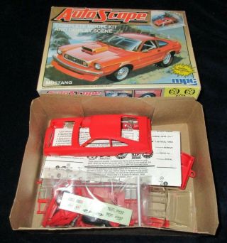 MPC 1 - 0914 Auto Scape 1/25 MUSTANG II 1987 MODEL KIT 100 2 In 1 KIT 2