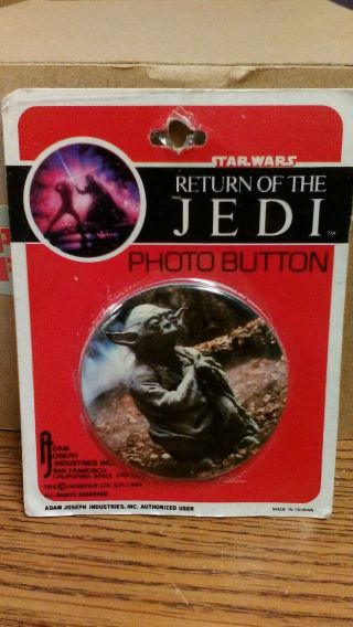 Star Wars Return Of The Jedi Yoda Photo Button Pin 1983