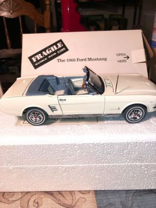 1/24 Scale Danbury White 1966 Ford Mustang /w Box No Paperwork
