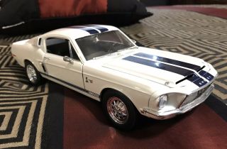1/18 Scale 1968 Shelby Ford Mustang Gt500kr Diecast Model - Road Legends No92168