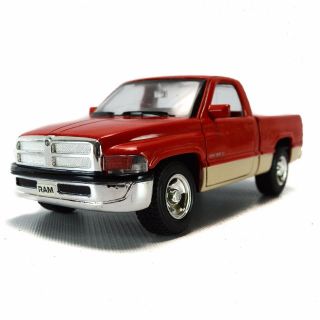 Maisto 1995 Dodge 1500 Ram Red Pick - Up Die - Cast 1/25 Model Old Toy Truck V8