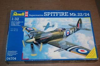 1/32 Revell Supermarine Spitfire Mk.  22/24 Postwar British Royal Air Force