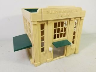 Bachmann Plasticville O Gauge Bank - Beige W/ Green Roof