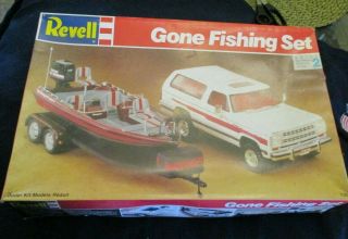 Revell 1/25 Kit 7242 Gone Fishing Set Ramcahrger Ranger Commanche Boat,  Trailer
