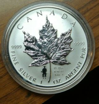 2004 Canada $5 Silver Maple Leaf.  6 - 6 - 44 D - Day Jour - J Privy Mark.  World War Ii
