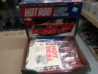 Revell Hot Rod Cobra Street Machine Model Kit 1/25