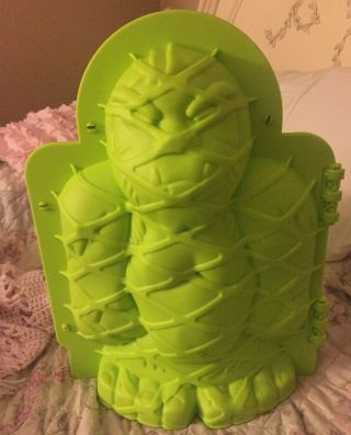 L.  L.  Bean Giant Plastic Mummy Mold For Snow/sand 21 Inches High Green Mummy Mold