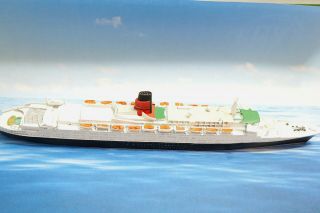 Cm Kr 61 Queen Elizabeth 2 Qe Ii Lead Ship Model 1:1200 Miniature 9 " Detailed