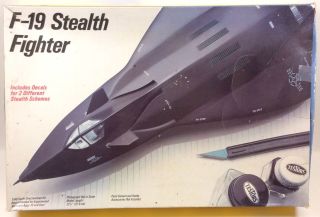 Testors 595 F - 19 Stealth Fighter 1/48 Scale Plastic Model Kit