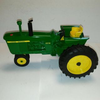 Ertl 1/16th Scale John Deere 4010 Collectors Edtion Gas Tractor