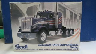 1/25 Revell Peterbilt 359 Conventional Tractor