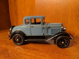 Pre - Owned 2001 Motor City Classics 1/18 Scale 1931 Model A Ford