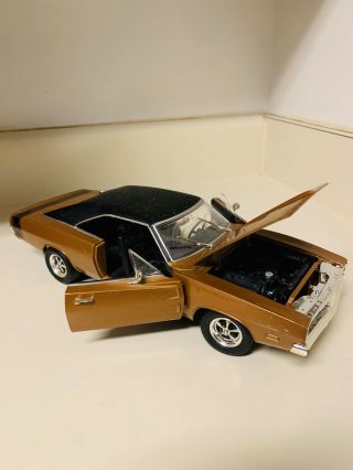 Hot Wheels 1969 Dodge Charger 1:18 Scale
