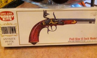Life - Like Hobby Kit Yorktown Antique Pistol/gun