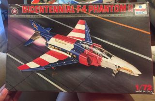 Esci 1:72 Bicentennial F4 Phantom Ii Plastic Aircraft Model Kit 9033