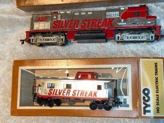 Tyco Silver Streak Ho Train Engine 4301 & Silver Streak Caboose 327 - 60 W Box
