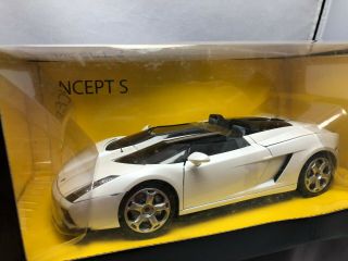 1/18 Scale Metal Diecast Model Mondo Motors Lamborghini Concept S White