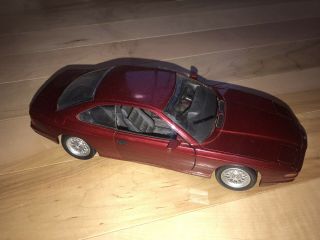 1:18 REVELL BMW 850 I COUPE Maroon Make Offer 2