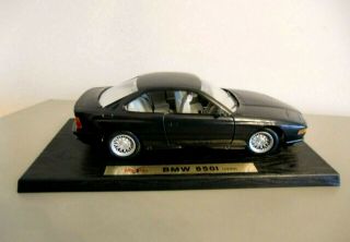 1/18 Scale Maisto Black Bmw 850i Special Edition 1990 Diecast Car With Stand
