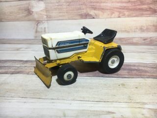 Vintage 1970’s Ertl 1/16 Cub Cadet 1650 Garden Tractor W/blade Die - Cast Farm Toy