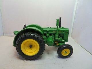 John Deere 1953 Model D Toy Die Cast Tractor Movable Wheels Farm 1:16 Scale 3