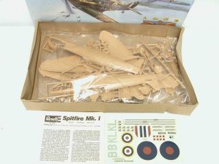 1/32 Revell Monogram Supermarine Spitfire Mk 1 WW2 RAF Plastic Scale Model Kit 2