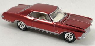 Johnny Lightning - 1965 Buick Riviera - Holiday Classics 2005 - Red