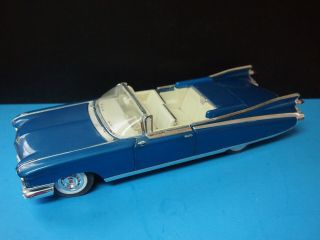 Maisto 1959 Cadillac Eldorado Biarritz Model Blue 1:18 Scale