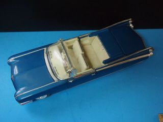 Maisto 1959 Cadillac Eldorado Biarritz Model Blue 1:18 SCALE 2