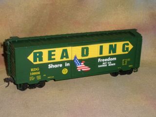 O - Scale 2 - Rail Weaver Reading Box Car 19806