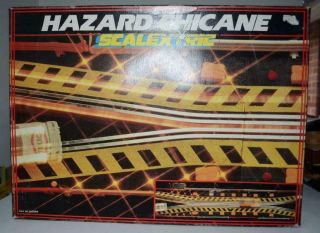 Scalextric Classic - Hazard Long Chicane With Lights C208 -