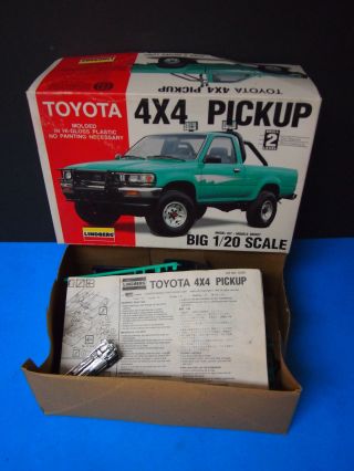 1992 Lindberg Model Car Kit Toyota 4x4 Pickup - 1:20 Scale Only